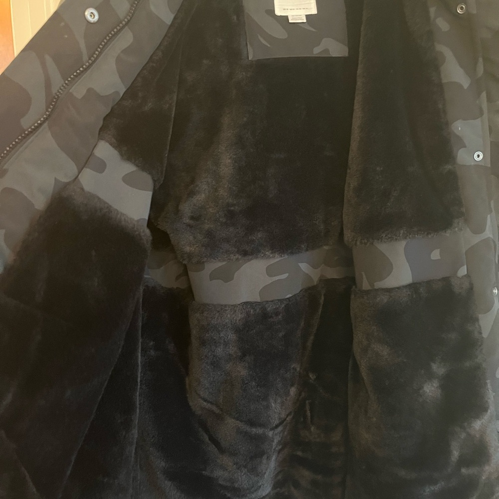 Seraphine Black Camo Maternity & Babywearing Puffer Jacket - Picture 8 of 9